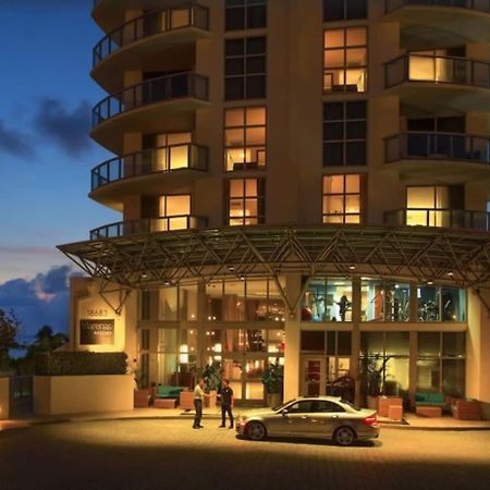 Beachfront Resort Pool Ocean View Balcony マイアミビーチ エクステリア 写真