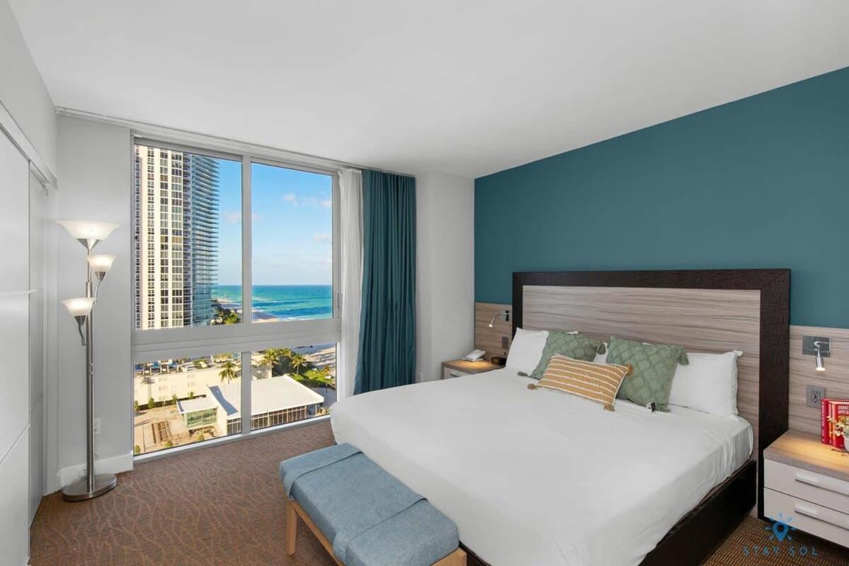 Beachfront Resort Pool Ocean View Balcony マイアミビーチ エクステリア 写真